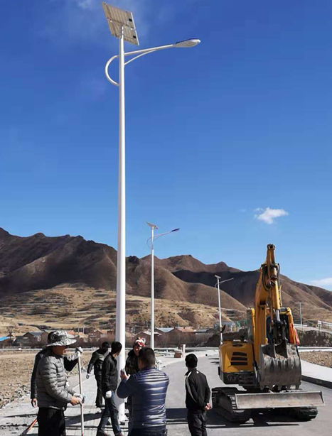 甘南碌曲10米广河太阳能路灯项目